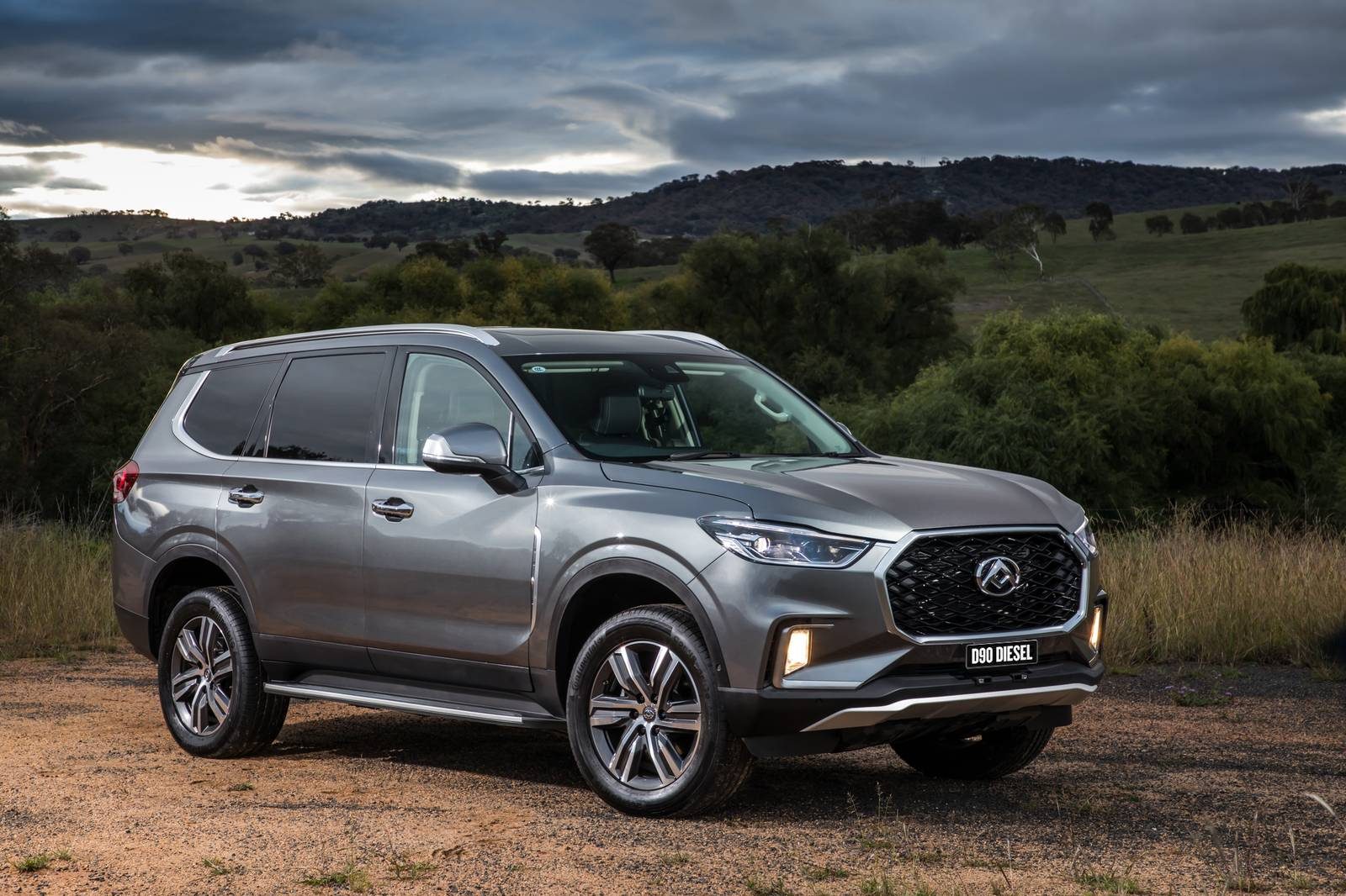 D90 SUV — 3